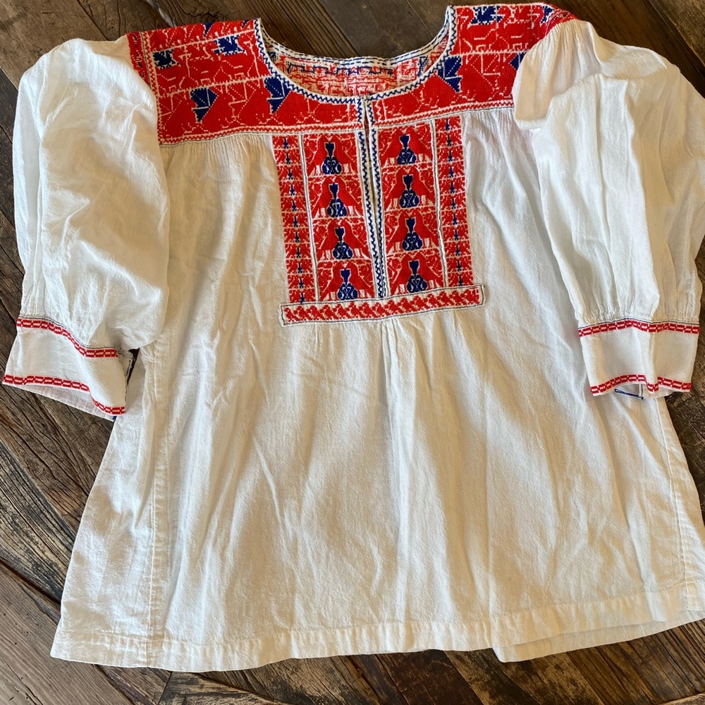 Vintage hand embroidered 60’s/70’s stunning blouse
